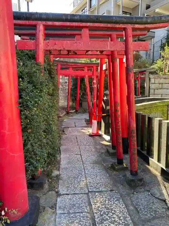 開運出世稲荷(延命院境内社)の鳥居