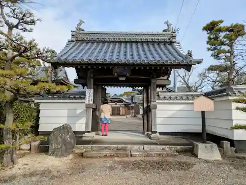 正覚寺の山門