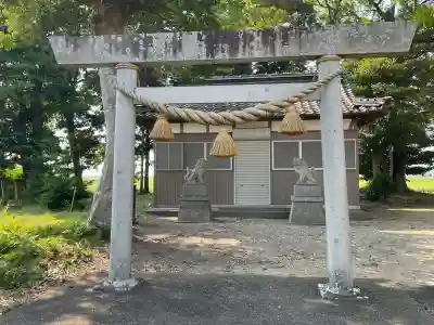 宇気比神社の{uncategorized: "未分類", other: "その他", undefined: "問題あり", building: "その他建物", grave: "お墓", sacred_gate: "鳥居", guardian: "狛犬", statue: "像", buddha: "仏像", history: "歴史", nature: "自然", garden: "庭園", animal: "動物", pagoda: "塔", temizu: "手水舎", mountain_gate: "山門・神門", sanctuary: "本殿・本堂", subordinate: "末社・摂社", art: "芸術", scenery: "景色", jizo: "地蔵", ema: "絵馬", goshuin: "御朱印", omikuji: "おみくじ", items: "授与品その他", amulet: "お守り", goshuincho: "御朱印帳", eats: "食事", festival: "お祭り", votive_dance: "神楽", shichigosan: "七五三参", wedding: "結婚式", experience: "体験その他", initially: "初詣", around: "周辺", anti_infection: "感染症対策"}