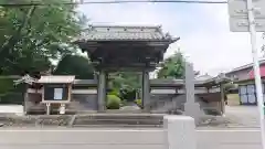 平等寺の山門