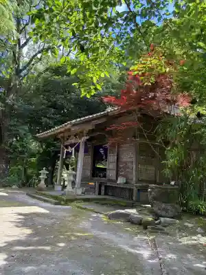 平松神社の{uncategorized: "未分類", other: "その他", undefined: "問題あり", building: "その他建物", grave: "お墓", sacred_gate: "鳥居", guardian: "狛犬", statue: "像", buddha: "仏像", history: "歴史", nature: "自然", garden: "庭園", animal: "動物", pagoda: "塔", temizu: "手水舎", mountain_gate: "山門・神門", sanctuary: "本殿・本堂", subordinate: "末社・摂社", art: "芸術", scenery: "景色", jizo: "地蔵", ema: "絵馬", goshuin: "御朱印", omikuji: "おみくじ", items: "授与品その他", amulet: "お守り", goshuincho: "御朱印帳", eats: "食事", festival: "お祭り", votive_dance: "神楽", shichigosan: "七五三参", wedding: "結婚式", experience: "体験その他", initially: "初詣", around: "周辺", anti_infection: "感染症対策"}