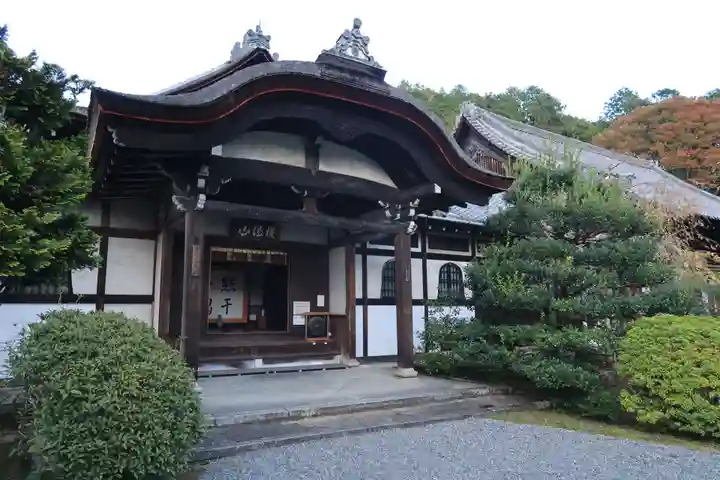 毘沙門堂門跡の本殿・本堂