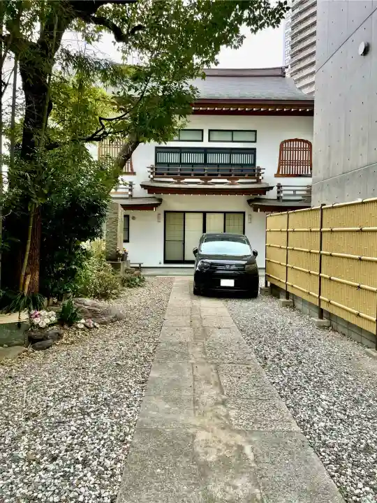 覚性寺の{uncategorized: "未分類", other: "その他", undefined: "問題あり", building: "その他建物", grave: "お墓", sacred_gate: "鳥居", guardian: "狛犬", statue: "像", buddha: "仏像", history: "歴史", nature: "自然", garden: "庭園", animal: "動物", pagoda: "塔", temizu: "手水舎", mountain_gate: "山門・神門", sanctuary: "本殿・本堂", subordinate: "末社・摂社", art: "芸術", scenery: "景色", jizo: "地蔵", ema: "絵馬", goshuin: "御朱印", omikuji: "おみくじ", items: "授与品その他", amulet: "お守り", goshuincho: "御朱印帳", eats: "食事", festival: "お祭り", votive_dance: "神楽", shichigosan: "七五三参", wedding: "結婚式", experience: "体験その他", initially: "初詣", around: "周辺", anti_infection: "感染症対策"}