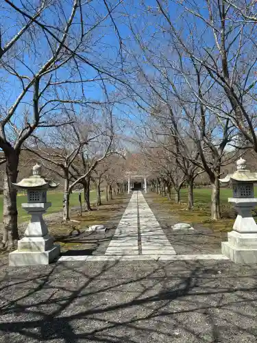 明和神社の{uncategorized: "未分類", other: "その他", undefined: "問題あり", building: "その他建物", grave: "お墓", sacred_gate: "鳥居", guardian: "狛犬", statue: "像", buddha: "仏像", history: "歴史", nature: "自然", garden: "庭園", animal: "動物", pagoda: "塔", temizu: "手水舎", mountain_gate: "山門・神門", sanctuary: "本殿・本堂", subordinate: "末社・摂社", art: "芸術", scenery: "景色", jizo: "地蔵", ema: "絵馬", goshuin: "御朱印", omikuji: "おみくじ", items: "授与品その他", amulet: "お守り", goshuincho: "御朱印帳", eats: "食事", festival: "お祭り", votive_dance: "神楽", shichigosan: "七五三参", wedding: "結婚式", experience: "体験その他", initially: "初詣", around: "周辺", anti_infection: "感染症対策"}