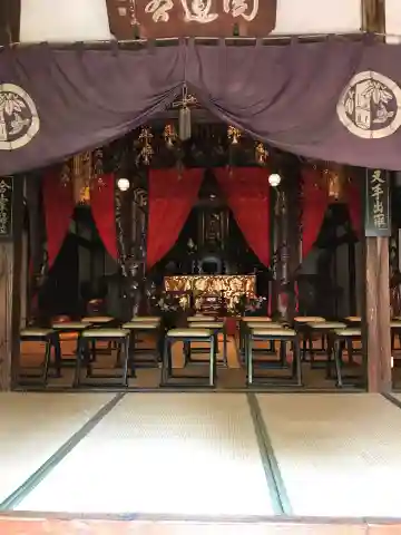 龍真寺の本殿・本堂