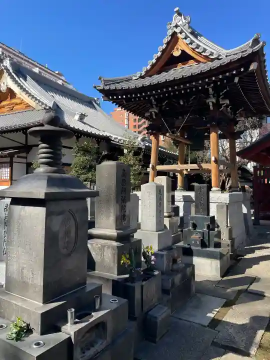 西教寺の{uncategorized: "未分類", other: "その他", undefined: "問題あり", building: "その他建物", grave: "お墓", sacred_gate: "鳥居", guardian: "狛犬", statue: "像", buddha: "仏像", history: "歴史", nature: "自然", garden: "庭園", animal: "動物", pagoda: "塔", temizu: "手水舎", mountain_gate: "山門・神門", sanctuary: "本殿・本堂", subordinate: "末社・摂社", art: "芸術", scenery: "景色", jizo: "地蔵", ema: "絵馬", goshuin: "御朱印", omikuji: "おみくじ", items: "授与品その他", amulet: "お守り", goshuincho: "御朱印帳", eats: "食事", festival: "お祭り", votive_dance: "神楽", shichigosan: "七五三参", wedding: "結婚式", experience: "体験その他", initially: "初詣", around: "周辺", anti_infection: "感染症対策"}