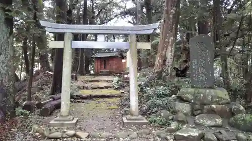 諏訪神社の鳥居