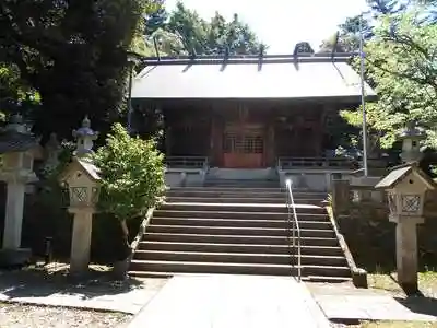 服部神社の本殿