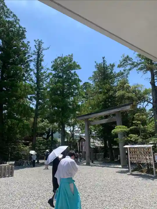 猿田彦神社の{uncategorized: "未分類", other: "その他", undefined: "問題あり", building: "その他建物", grave: "お墓", sacred_gate: "鳥居", guardian: "狛犬", statue: "像", buddha: "仏像", history: "歴史", nature: "自然", garden: "庭園", animal: "動物", pagoda: "塔", temizu: "手水舎", mountain_gate: "山門・神門", sanctuary: "本殿・本堂", subordinate: "末社・摂社", art: "芸術", scenery: "景色", jizo: "地蔵", ema: "絵馬", goshuin: "御朱印", omikuji: "おみくじ", items: "授与品その他", amulet: "お守り", goshuincho: "御朱印帳", eats: "食事", festival: "お祭り", votive_dance: "神楽", shichigosan: "七五三参", wedding: "結婚式", experience: "体験その他", initially: "初詣", around: "周辺", anti_infection: "感染症対策"}