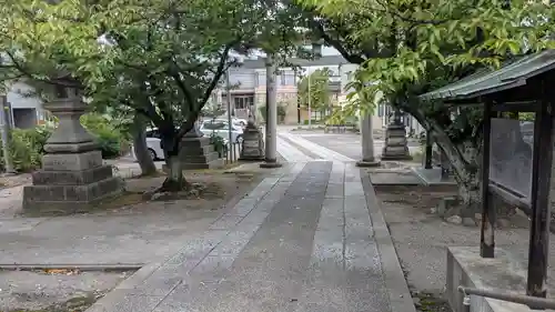 越中白山総社の庭園