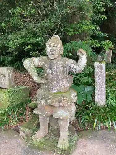 霧島岑神社の像