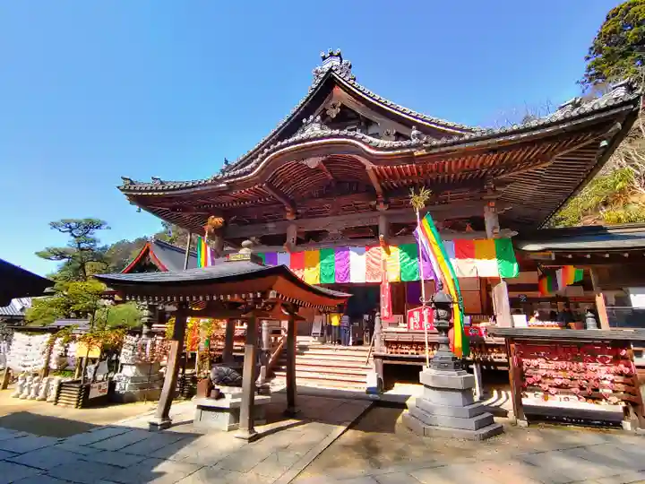岡寺(龍蓋寺)の本殿・本堂