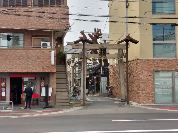 比賣許曾神社の{uncategorized: "未分類", other: "その他", undefined: "問題あり", building: "その他建物", grave: "お墓", sacred_gate: "鳥居", guardian: "狛犬", statue: "像", buddha: "仏像", history: "歴史", nature: "自然", garden: "庭園", animal: "動物", pagoda: "塔", temizu: "手水舎", mountain_gate: "山門・神門", sanctuary: "本殿・本堂", subordinate: "末社・摂社", art: "芸術", scenery: "景色", jizo: "地蔵", ema: "絵馬", goshuin: "御朱印", omikuji: "おみくじ", items: "授与品その他", amulet: "お守り", goshuincho: "御朱印帳", eats: "食事", festival: "お祭り", votive_dance: "神楽", shichigosan: "七五三参", wedding: "結婚式", experience: "体験その他", initially: "初詣", around: "周辺", anti_infection: "感染症対策"}