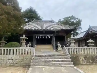 湊口神社の{uncategorized: "未分類", other: "その他", undefined: "問題あり", building: "その他建物", grave: "お墓", sacred_gate: "鳥居", guardian: "狛犬", statue: "像", buddha: "仏像", history: "歴史", nature: "自然", garden: "庭園", animal: "動物", pagoda: "塔", temizu: "手水舎", mountain_gate: "山門・神門", sanctuary: "本殿・本堂", subordinate: "末社・摂社", art: "芸術", scenery: "景色", jizo: "地蔵", ema: "絵馬", goshuin: "御朱印", omikuji: "おみくじ", items: "授与品その他", amulet: "お守り", goshuincho: "御朱印帳", eats: "食事", festival: "お祭り", votive_dance: "神楽", shichigosan: "七五三参", wedding: "結婚式", experience: "体験その他", initially: "初詣", around: "周辺", anti_infection: "感染症対策"}
