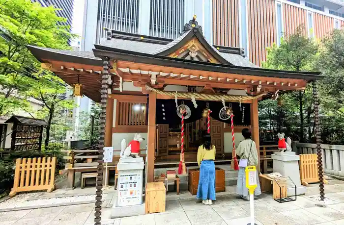 福徳神社（芽吹稲荷）の本殿