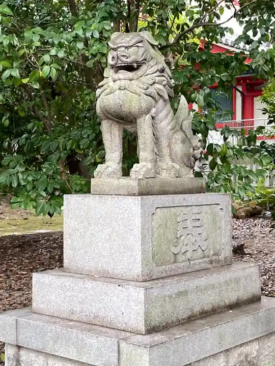 漆部神社の狛犬