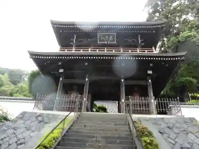 萬蔵寺の山門・神門