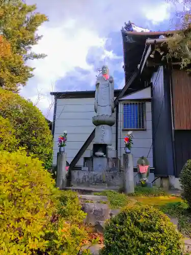 唯称寺の地蔵