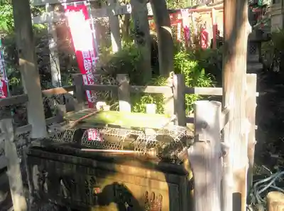 花園稲荷神社の手水舎