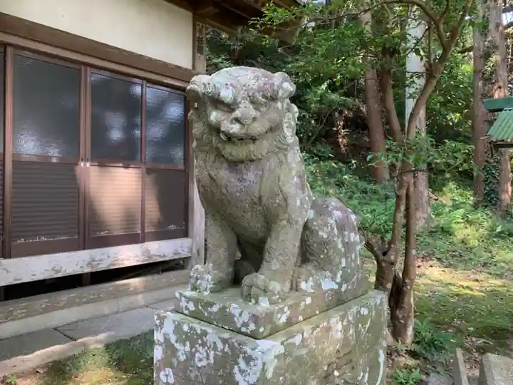三社神社の狛犬