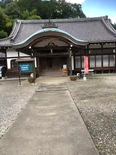 東海寺の本殿・本堂