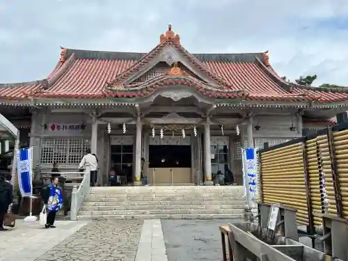 普天満宮の{uncategorized: "未分類", other: "その他", undefined: "問題あり", building: "その他建物", grave: "お墓", sacred_gate: "鳥居", guardian: "狛犬", statue: "像", buddha: "仏像", history: "歴史", nature: "自然", garden: "庭園", animal: "動物", pagoda: "塔", temizu: "手水舎", mountain_gate: "山門・神門", sanctuary: "本殿・本堂", subordinate: "末社・摂社", art: "芸術", scenery: "景色", jizo: "地蔵", ema: "絵馬", goshuin: "御朱印", omikuji: "おみくじ", items: "授与品その他", amulet: "お守り", goshuincho: "御朱印帳", eats: "食事", festival: "お祭り", votive_dance: "神楽", shichigosan: "七五三参", wedding: "結婚式", experience: "体験その他", initially: "初詣", around: "周辺", anti_infection: "感染症対策"}