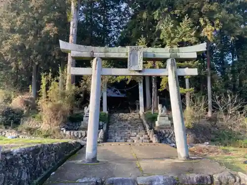 諏訪神社の鳥居