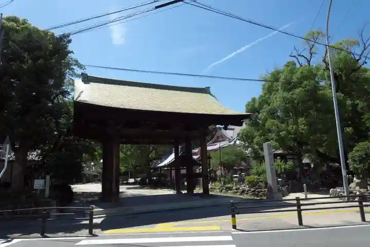 甚目寺の山門・神門