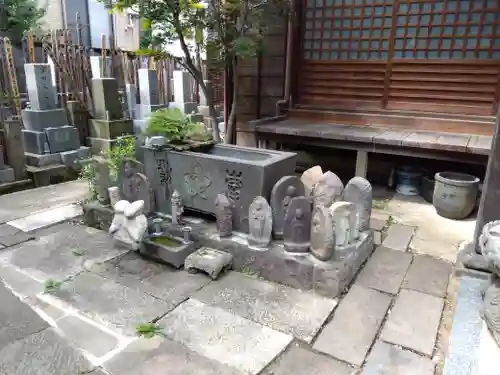 明王院の手水舎