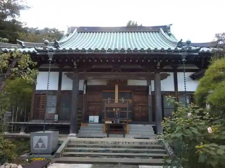 海蔵院の本殿・本堂