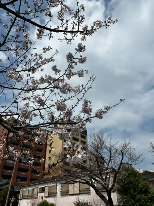 生麦神明社の{uncategorized: "未分類", other: "その他", undefined: "問題あり", building: "その他建物", grave: "お墓", sacred_gate: "鳥居", guardian: "狛犬", statue: "像", buddha: "仏像", history: "歴史", nature: "自然", garden: "庭園", animal: "動物", pagoda: "塔", temizu: "手水舎", mountain_gate: "山門・神門", sanctuary: "本殿・本堂", subordinate: "末社・摂社", art: "芸術", scenery: "景色", jizo: "地蔵", ema: "絵馬", goshuin: "御朱印", omikuji: "おみくじ", items: "授与品その他", amulet: "お守り", goshuincho: "御朱印帳", eats: "食事", festival: "お祭り", votive_dance: "神楽", shichigosan: "七五三参", wedding: "結婚式", experience: "体験その他", initially: "初詣", around: "周辺", anti_infection: "感染症対策"}
