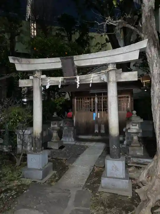 鮫州八幡神社の{uncategorized: "未分類", other: "その他", undefined: "問題あり", building: "その他建物", grave: "お墓", sacred_gate: "鳥居", guardian: "狛犬", statue: "像", buddha: "仏像", history: "歴史", nature: "自然", garden: "庭園", animal: "動物", pagoda: "塔", temizu: "手水舎", mountain_gate: "山門・神門", sanctuary: "本殿・本堂", subordinate: "末社・摂社", art: "芸術", scenery: "景色", jizo: "地蔵", ema: "絵馬", goshuin: "御朱印", omikuji: "おみくじ", items: "授与品その他", amulet: "お守り", goshuincho: "御朱印帳", eats: "食事", festival: "お祭り", votive_dance: "神楽", shichigosan: "七五三参", wedding: "結婚式", experience: "体験その他", initially: "初詣", around: "周辺", anti_infection: "感染症対策"}