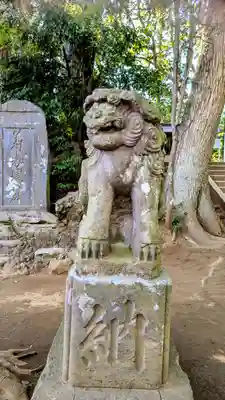 七百餘所神社 の狛犬