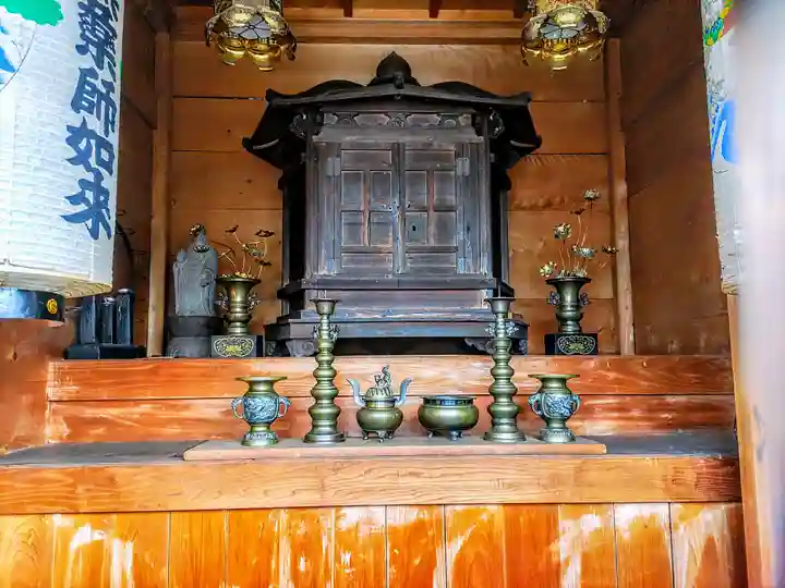 堀内子供薬師堂(瑠璃光寺)の本殿・本堂