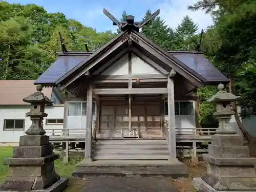 大鳥神社の本殿