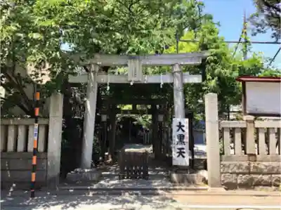 千住本氷川神社の鳥居