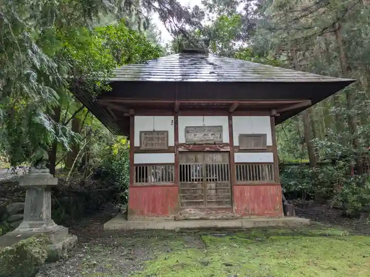 岩井堂(圓融寺境外観音堂)(埼玉県)