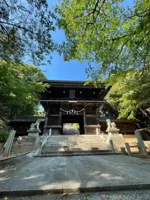 花岡八幡宮の山門・神門