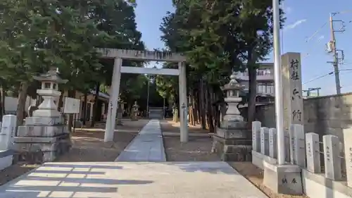 六所社の鳥居