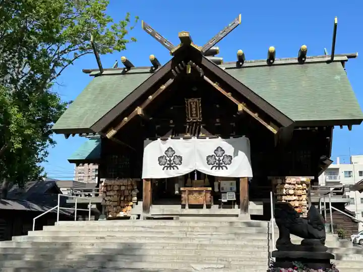 札幌諏訪神社の本殿・本堂