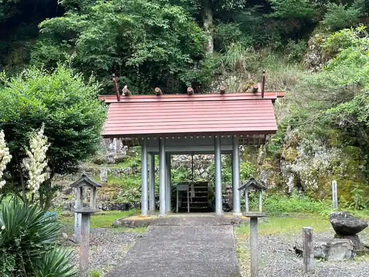 中山神社の本殿・本堂