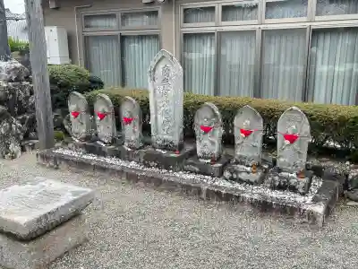 長福寺の{uncategorized: "未分類", other: "その他", undefined: "問題あり", building: "その他建物", grave: "お墓", sacred_gate: "鳥居", guardian: "狛犬", statue: "像", buddha: "仏像", history: "歴史", nature: "自然", garden: "庭園", animal: "動物", pagoda: "塔", temizu: "手水舎", mountain_gate: "山門・神門", sanctuary: "本殿・本堂", subordinate: "末社・摂社", art: "芸術", scenery: "景色", jizo: "地蔵", ema: "絵馬", goshuin: "御朱印", omikuji: "おみくじ", items: "授与品その他", amulet: "お守り", goshuincho: "御朱印帳", eats: "食事", festival: "お祭り", votive_dance: "神楽", shichigosan: "七五三参", wedding: "結婚式", experience: "体験その他", initially: "初詣", around: "周辺", anti_infection: "感染症対策"}