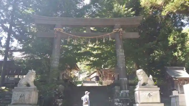 諏訪大社上社前宮の鳥居