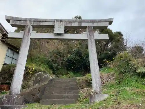 諏訪神社の鳥居