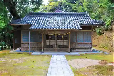生馬神社の本殿・本堂