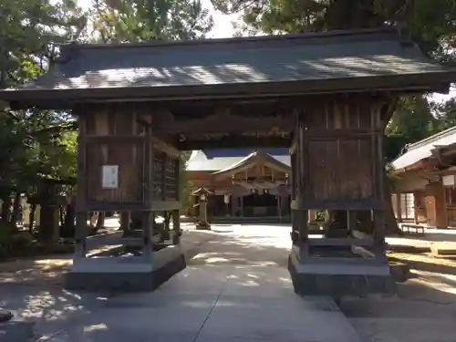 八重垣神社の山門