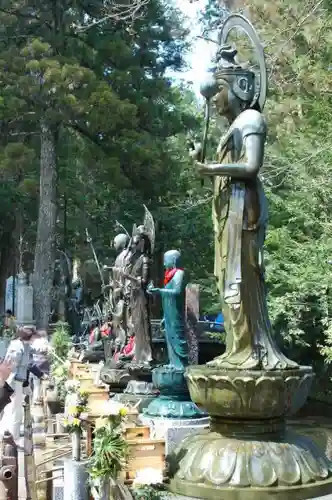 高野山金剛峯寺奥の院の地蔵