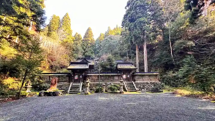 三輪神社阿弥陀堂(滋賀県)