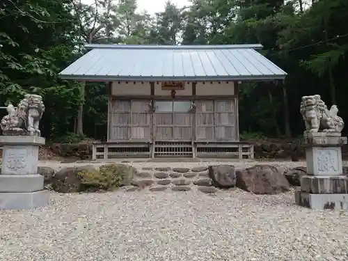 白山神社の本殿