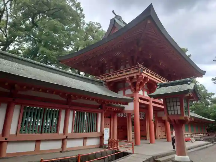 武蔵一宮氷川神社の山門・神門